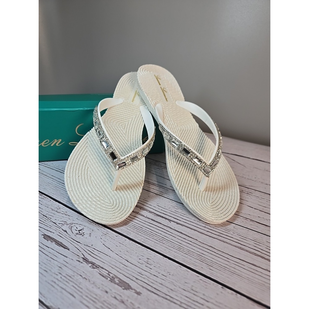 Lauren Lorraine Gigi Sandals Womens Size 6 White Rhinestone Jeweled Flip Flops